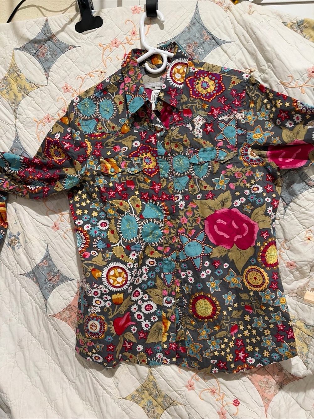 NWT Tin Haul Women Floral Patchwork Western Snap Shirt Large - Picture 2 of 14